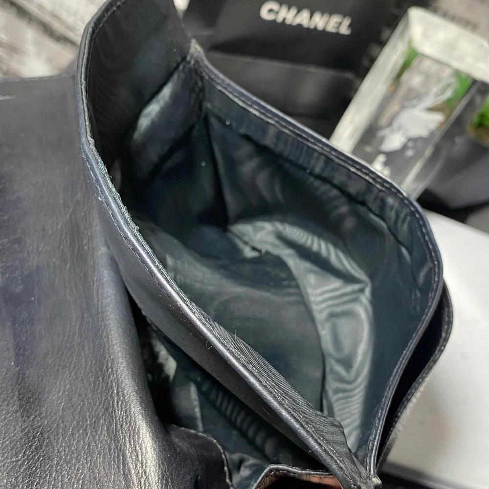 Authentic CHANEL Timeless CC Logo Caviar Leather Purse Wallet - Picture 12 of 17